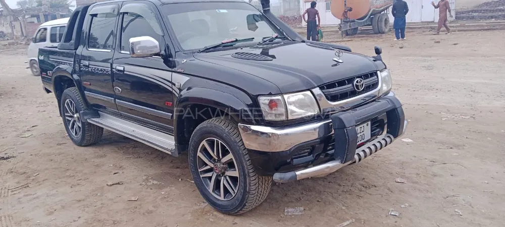 Toyota Hilux 2002 for Sale in Lahore Image-1