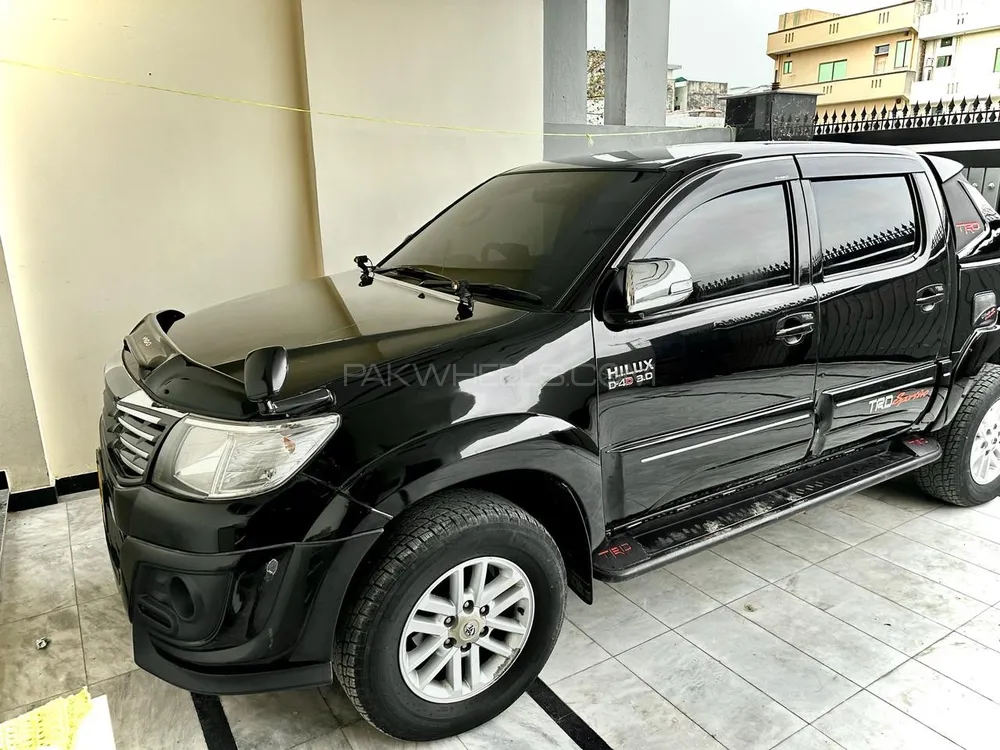 Toyota Hilux 2013 for Sale in Islamabad Image-1