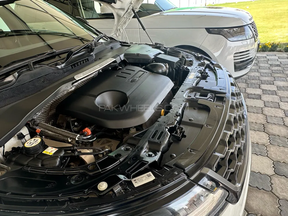 Range Rover Evoque 2021 for Sale in Sialkot Range Rover Evoque 2021 for Sale in Sialkot Image-4