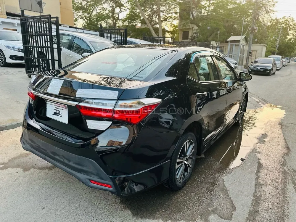 Toyota Corolla 2021 for Sale in Karachi Image-1