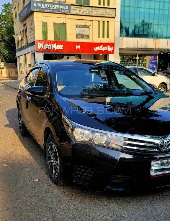 Toyota Corolla 2015 for Sale in Lahore Image-1