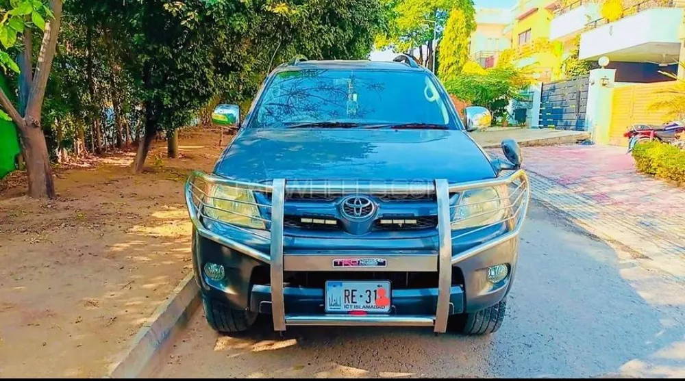 Toyota Hilux 2011 for Sale in Islamabad Image-1