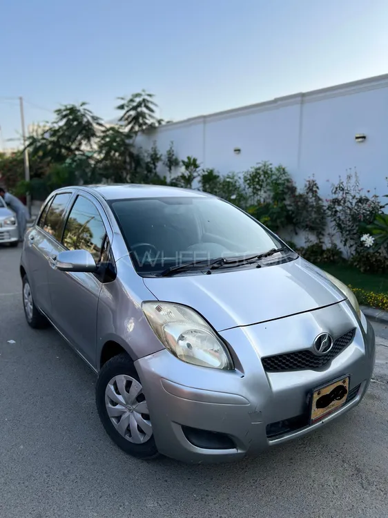 Toyota Vitz 2009 for Sale in Karachi Image-1