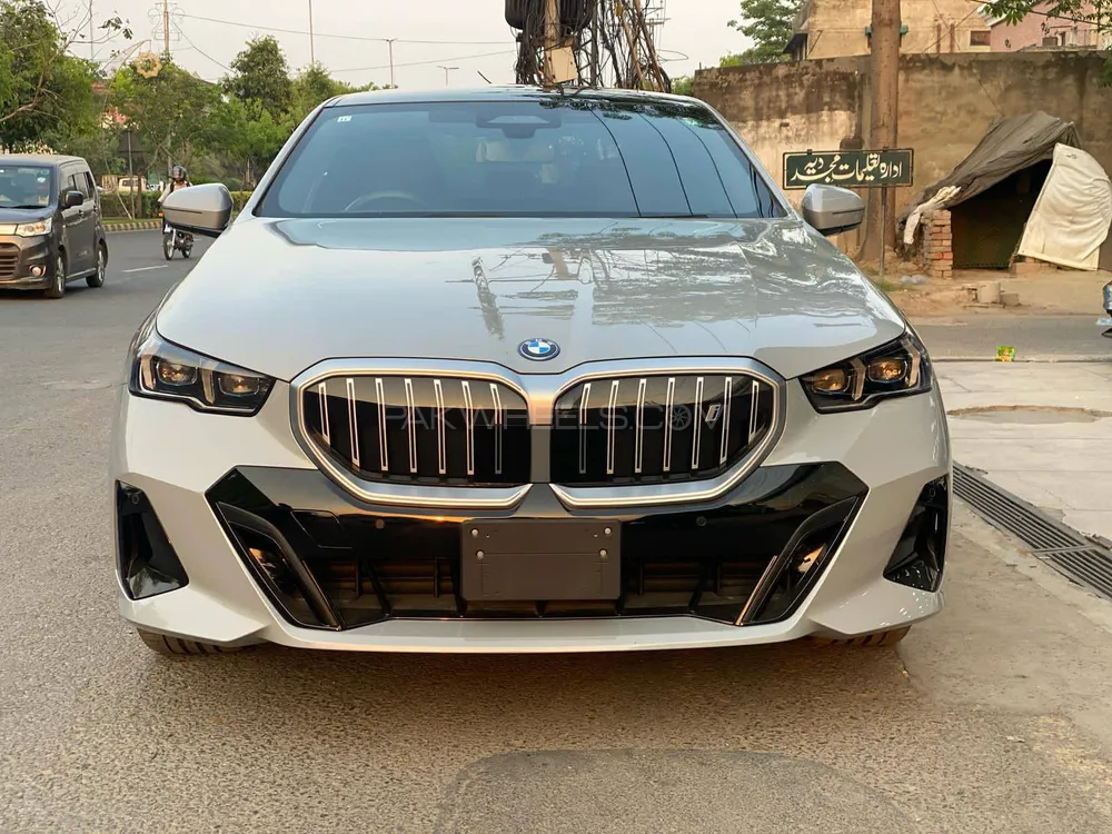 BMW i5 2022 for Sale in Lahore Image-1