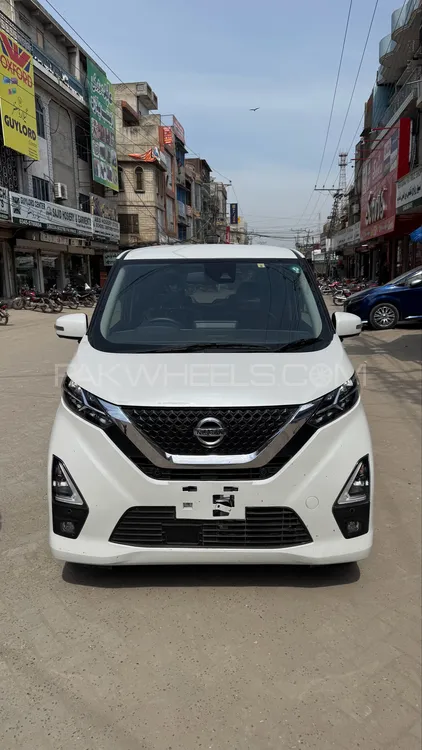 نسان ڈیز 2022 for Sale in جہلم Image-1