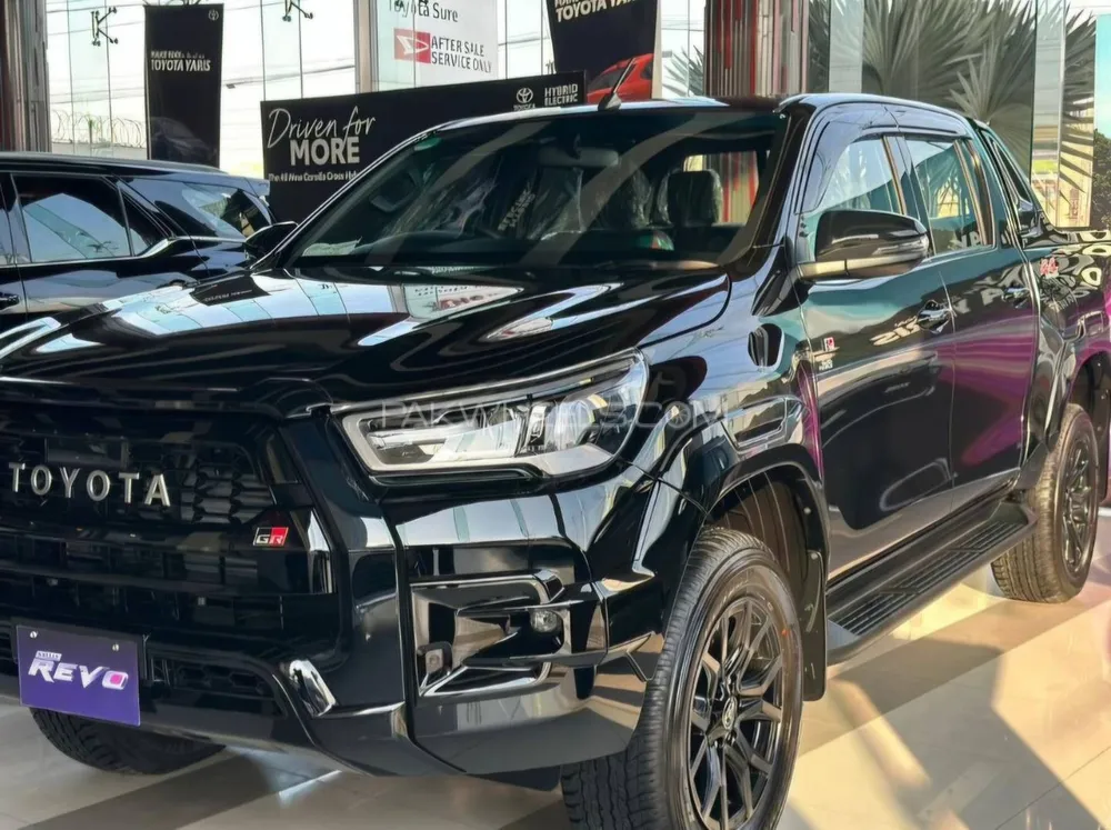 Toyota Hilux 2025 for Sale in Lahore Image-1