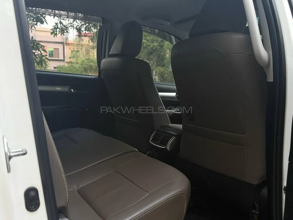 Toyota Hilux 2021 for Sale in Lahore Toyota Hilux 2021 for Sale in Lahore Image-14