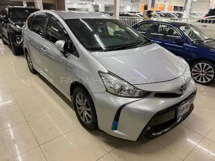Toyota Prius Alpha 2017 for Sale in Peshawar Image-1