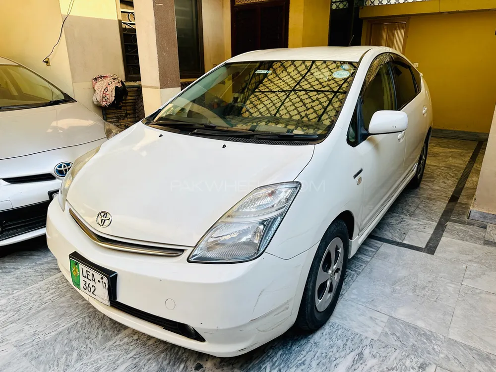 Toyota Prius 2007 for Sale in Lahore Image-1