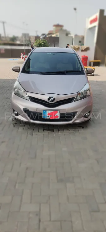 Toyota Vitz 2012 for Sale in Sialkot Image-1
