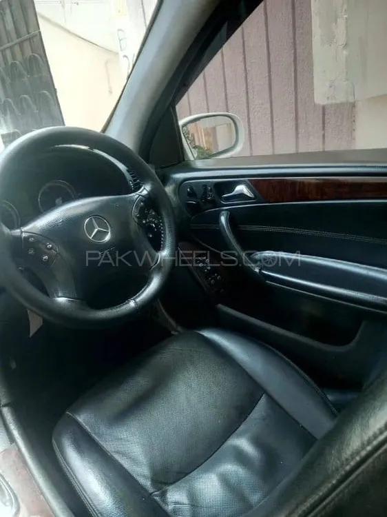 Mercedes Benz C Class 2001 for Sale in Karachi Image-1