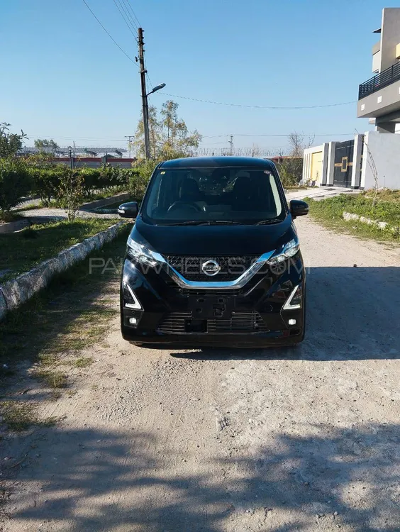 نسان ڈیز 2023 for Sale in پشاور Image-1