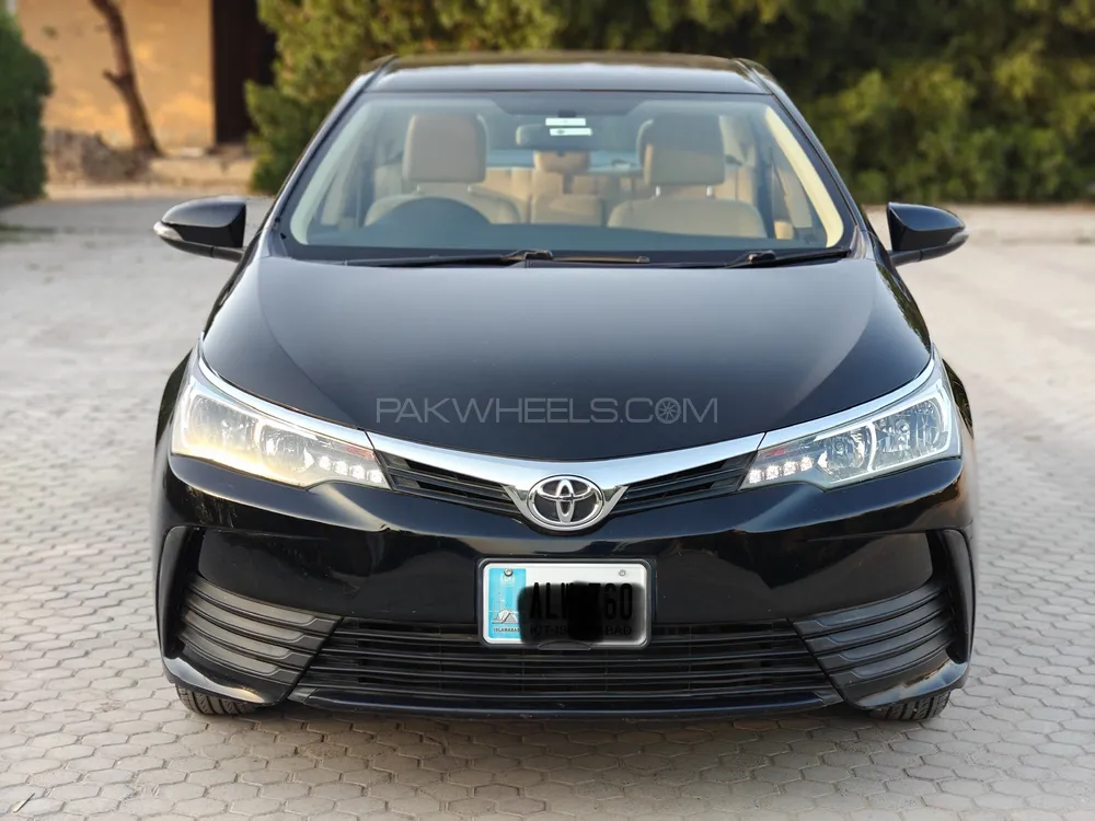 Toyota Corolla 2018 for Sale in Peshawar Image-1