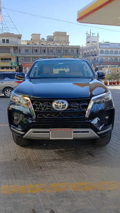 Toyota Fortuner 2021 for Sale in Karachi Image-1
