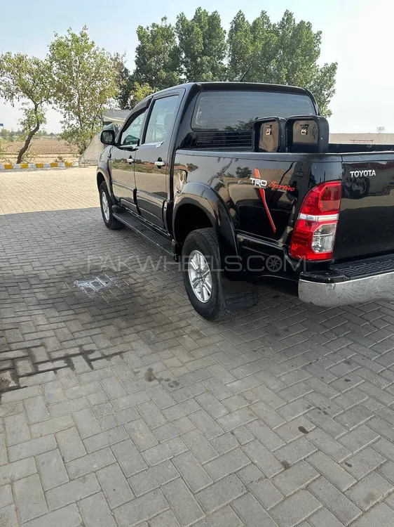 Toyota Hilux 2016 for Sale in Multan Image-1