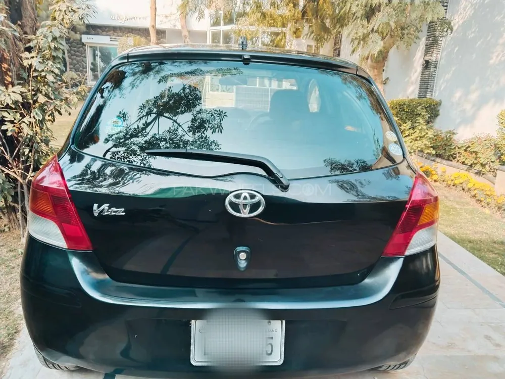 Toyota Vitz 2009 for Sale in Multan Image-1