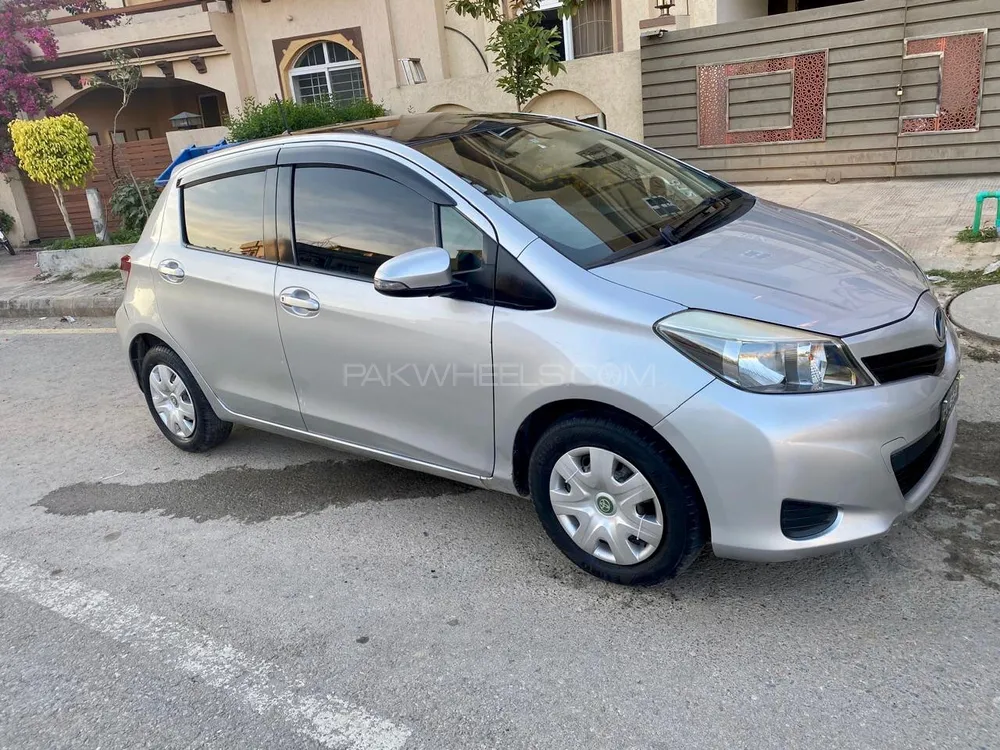 Toyota Vitz 2011 for Sale in Islamabad Image-1