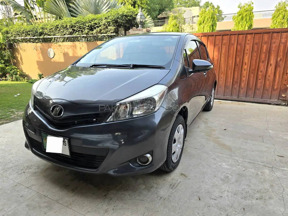 Toyota Vitz 2011 for Sale in Lahore Image-1
