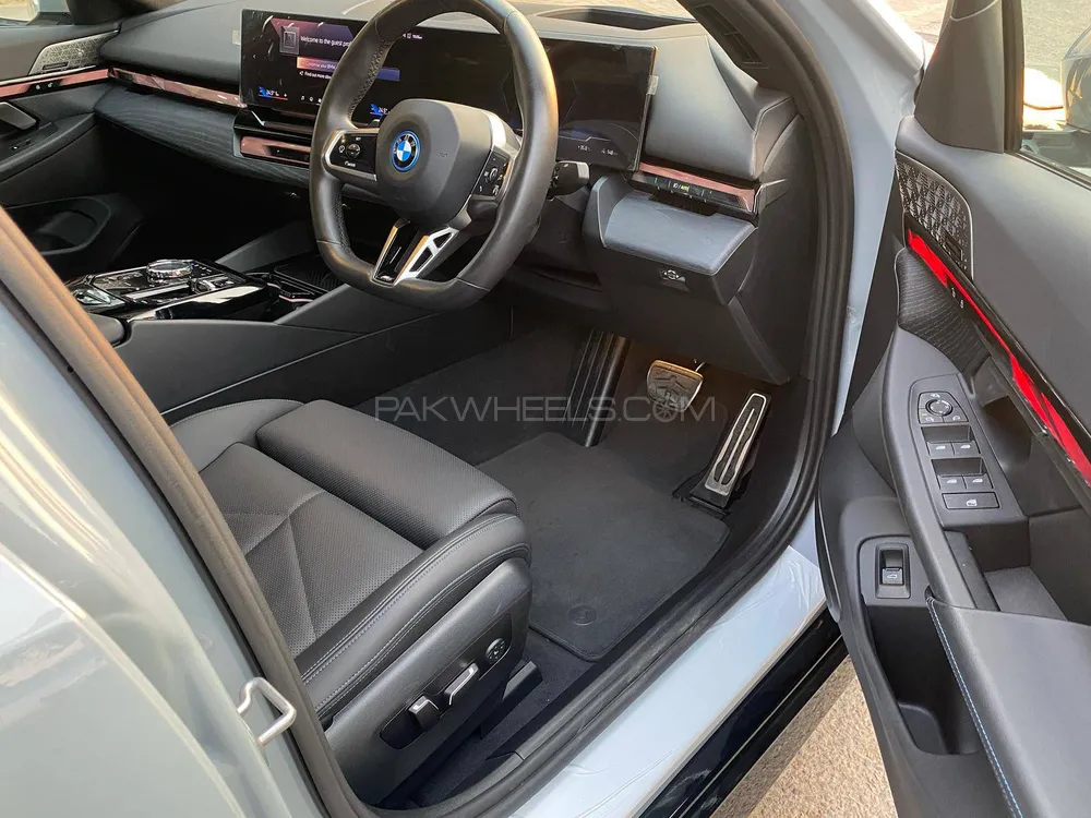 BMW i5 2023 for Sale in Lahore BMW i5 2023 for Sale in Lahore Image-14