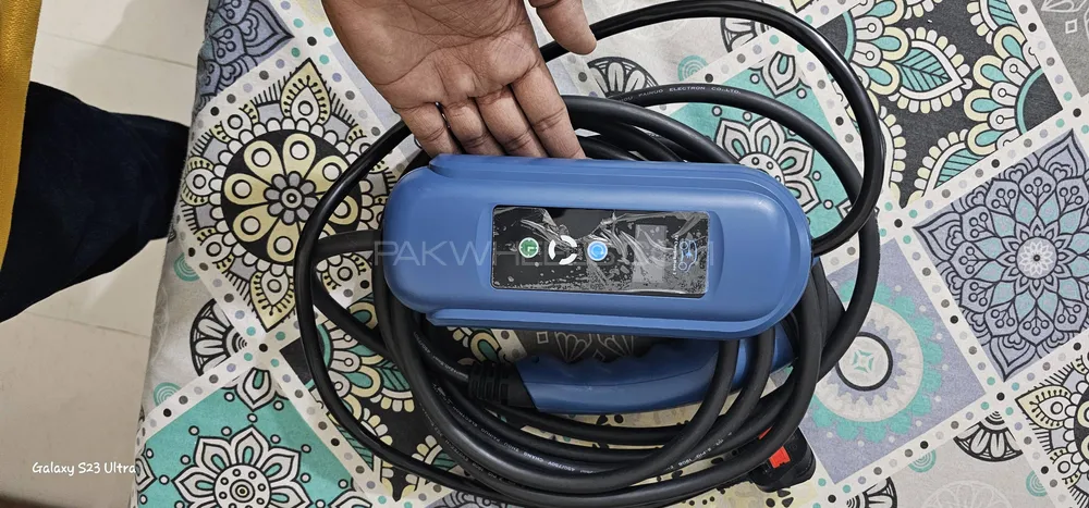 Electric Vehicle EV Charger Image-1