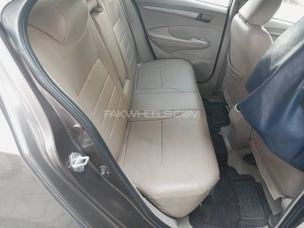 Honda City 2017 for Sale in Faisalabad Honda City 2017 for Sale in Faisalabad Image-12