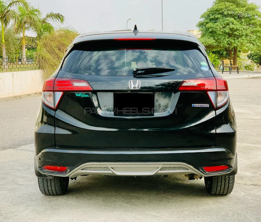 Honda Vezel 2014 for Sale in Islamabad Image-1