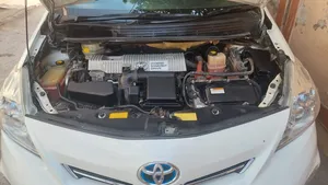 Toyota Prius Alpha S 2013 for Sale