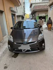 Toyota Prius S 1.8 2014 for Sale