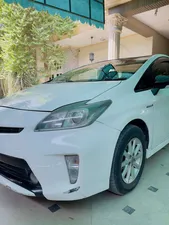 Toyota Prius S LED Edition 1.8 2014 for Sale