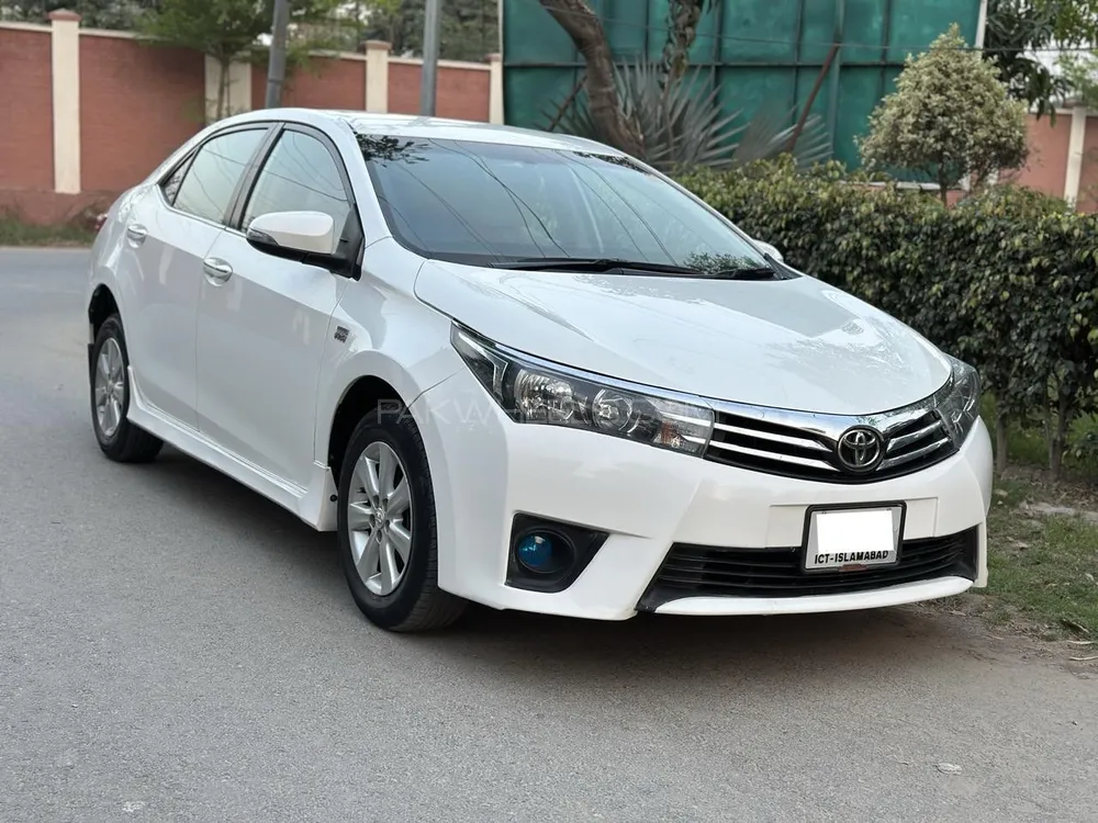 Toyota Corolla 2015 for Sale in Multan Image-1