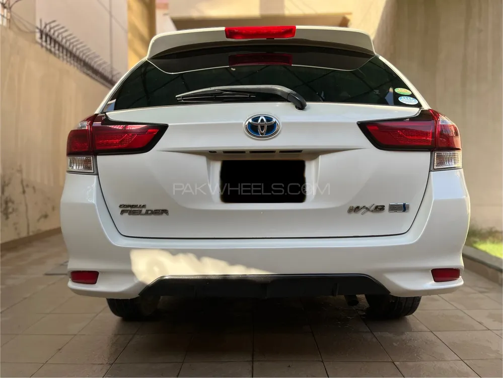 Toyota Corolla Fielder 2017 for Sale in Karachi Image-1
