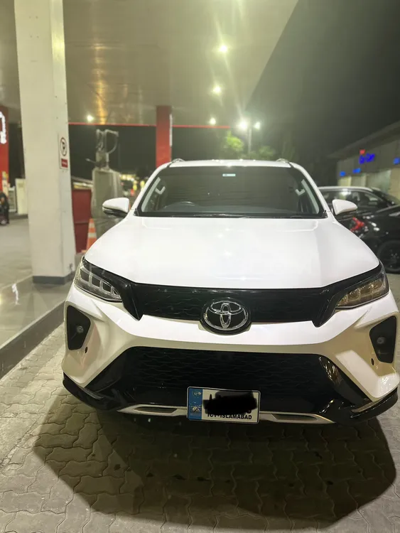 Toyota Fortuner 2018 for Sale in Lahore Image-1