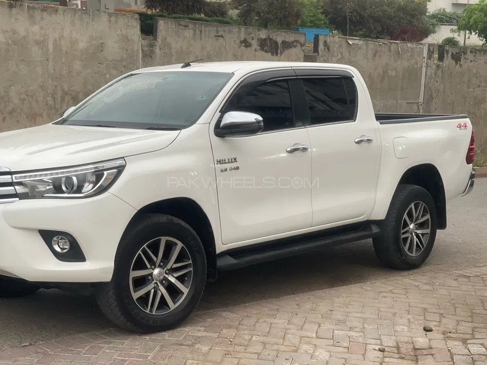 Toyota Hilux 2020 for Sale in Islamabad Image-1