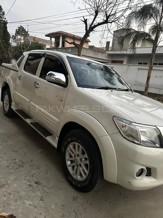 Toyota Hilux 2015 for Sale in Rawalpindi Toyota Hilux 2015 for Sale in Rawalpindi Image-4