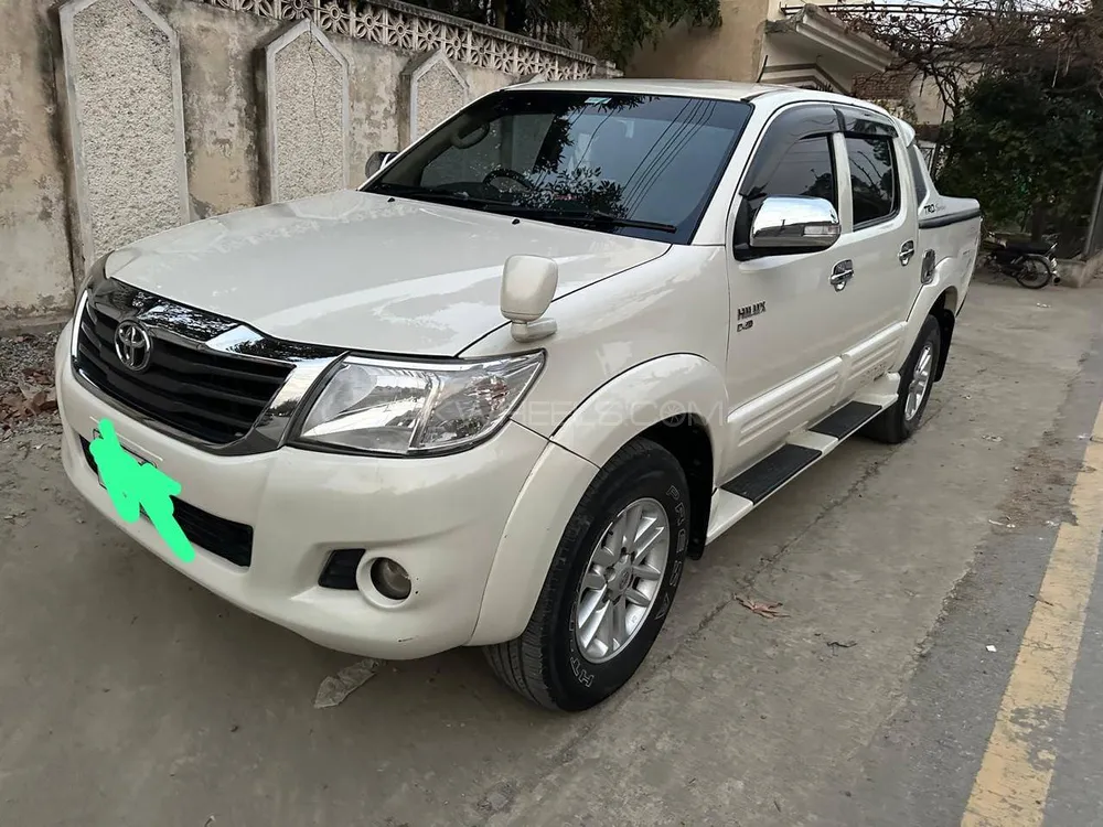 Toyota Hilux 2015 for Sale in Rawalpindi Toyota Hilux 2015 for Sale in Rawalpindi Image-2