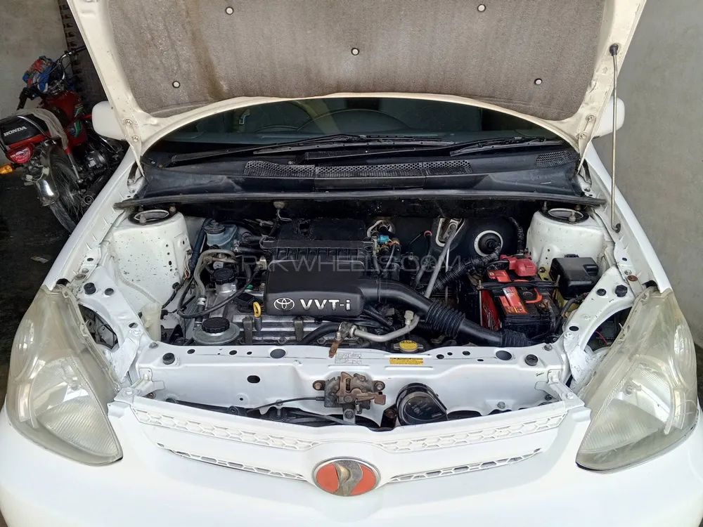 Toyota Platz 2004 for Sale in D.G.Khan Image-1