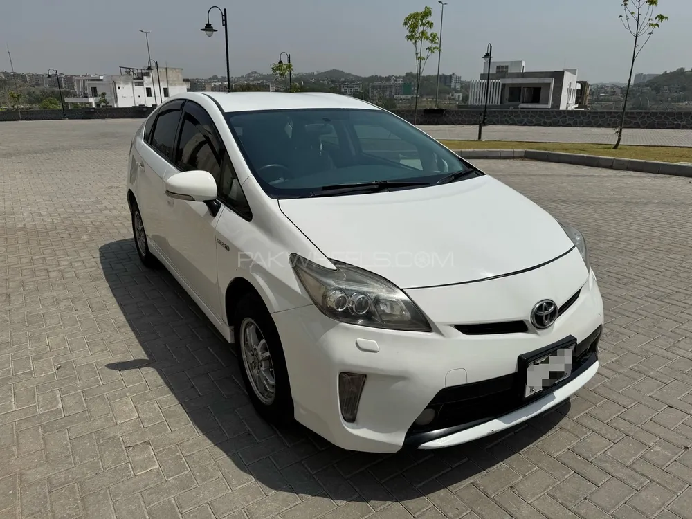 Toyota Prius 2012 for Sale in Islamabad Image-1