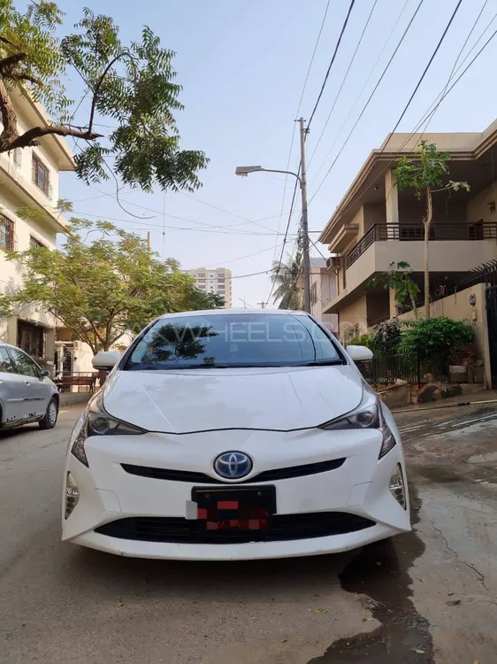 ٹویوٹا پریوس 2016 for Sale in کراچی Image-1