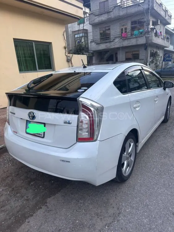 Toyota Prius 2015 for Sale in Islamabad Image-1