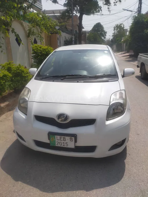 Toyota Vitz 2010 for Sale in Peshawar Image-1