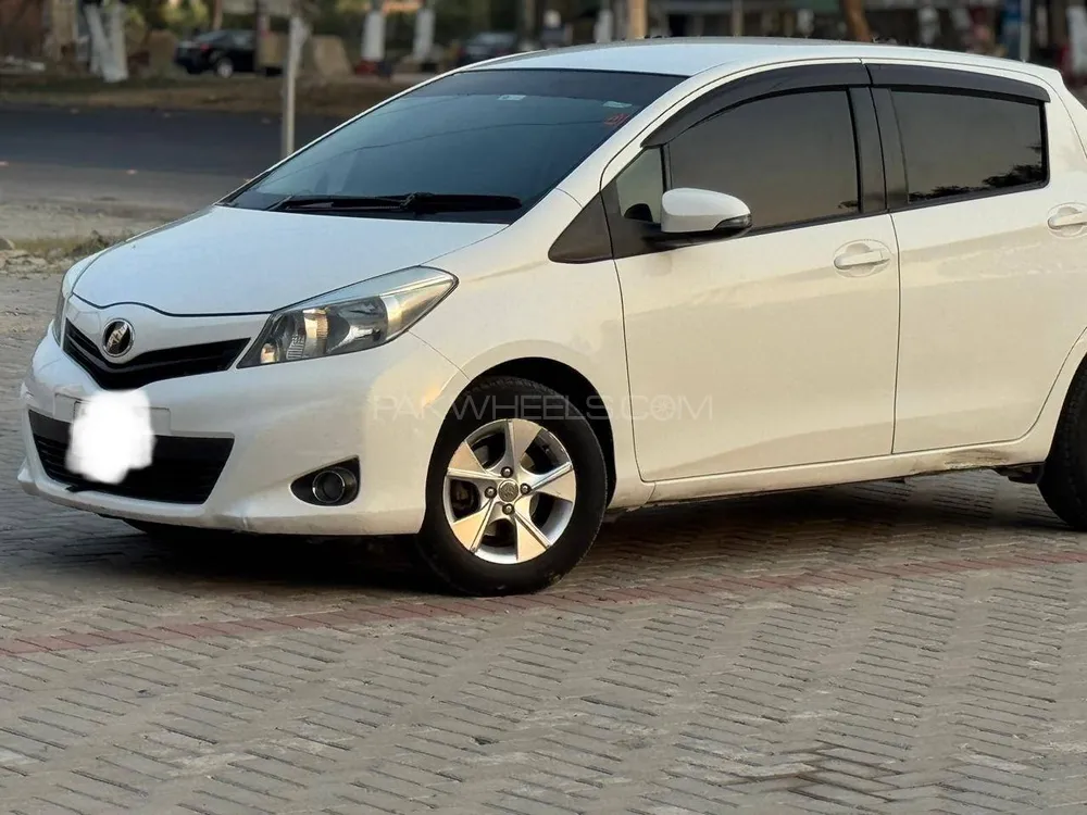 Toyota Vitz 2011 for Sale in Islamabad Image-1
