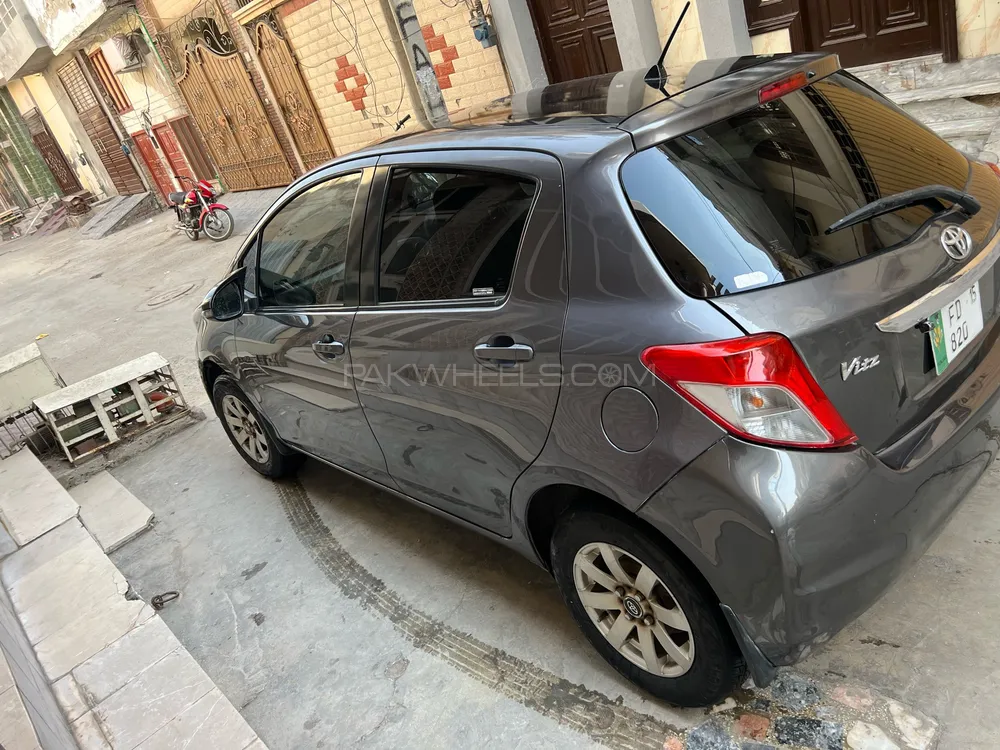 Toyota Vitz 2012 for Sale in Faisalabad Image-1