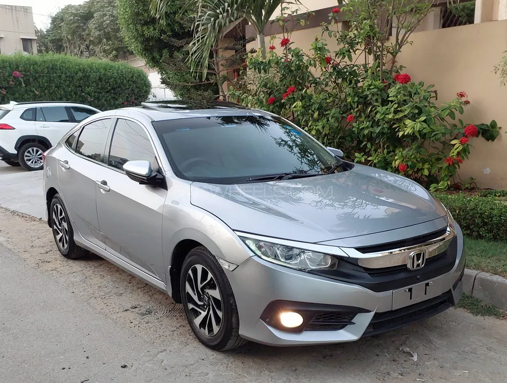 Honda Civic 2018 for Sale in Karachi Image-1