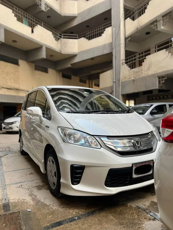 Honda Freed 2014 for Sale in Hyderabad Image-1