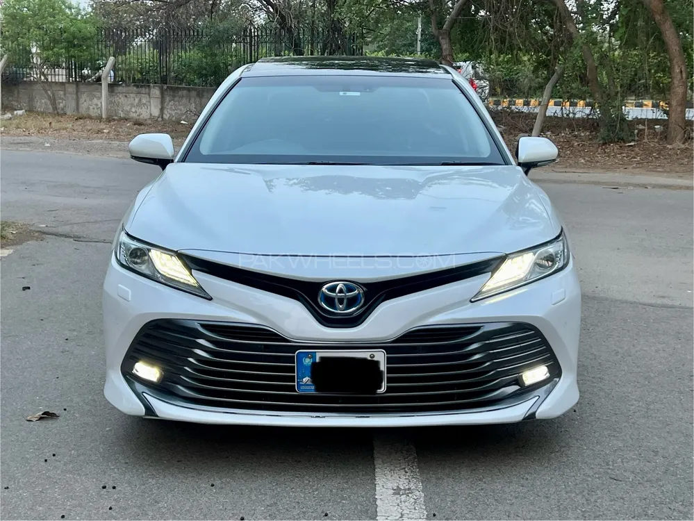 Toyota Camry 2018 for Sale in Lahore Image-1