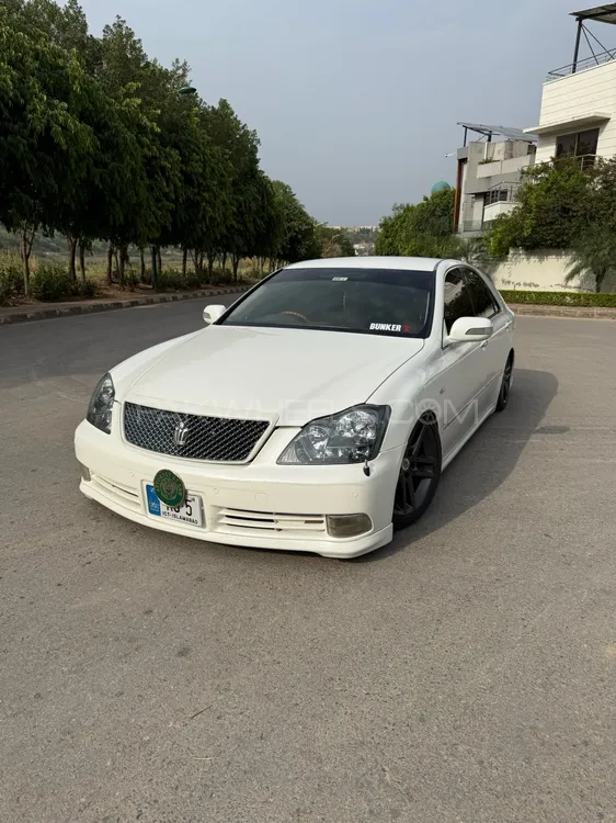 Toyota Crown 2004 for Sale in Islamabad Image-1
