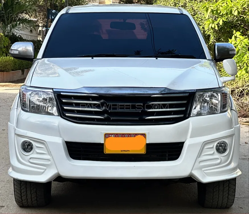 Toyota Hilux 2016 for Sale in Karachi Image-1