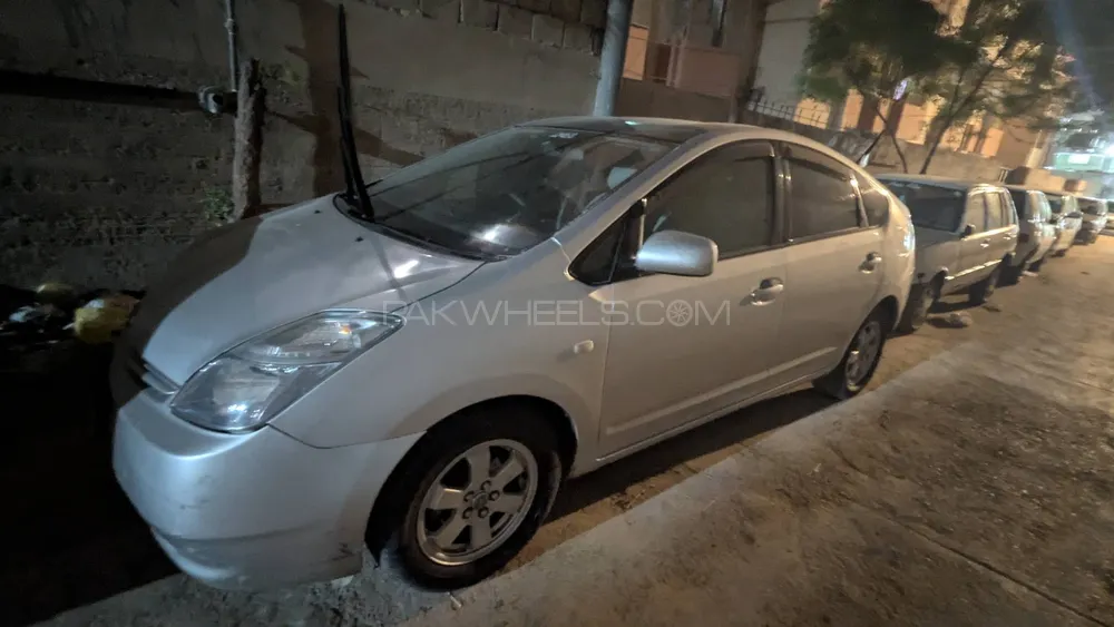 Toyota Prius 2010 for Sale in Karachi Image-1