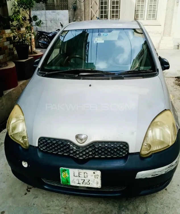 Toyota Vitz 2004 for Sale in Gujranwala Image-1