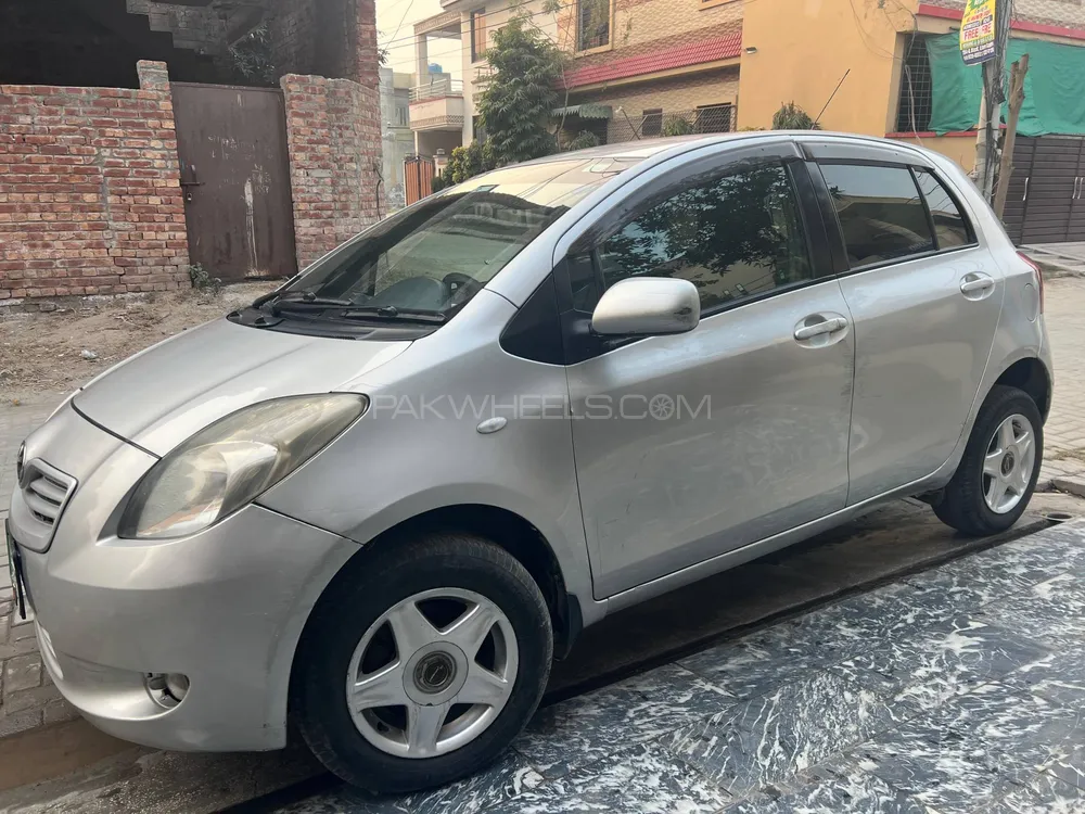 Toyota Vitz 2008 for Sale in Lahore Image-1